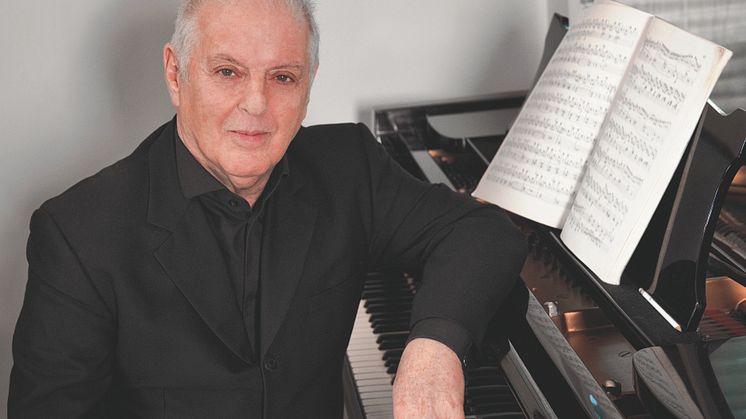 Barenboim med egen flygel