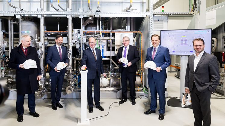 Symbolisches Einschalten der Elektrolyseanlage