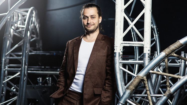 Alexander-Weibel-Weibel-foto-Carlos-Zaya_liggande