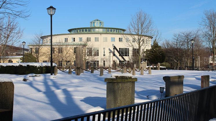 Kulturhuset Fyren i vinterskrud