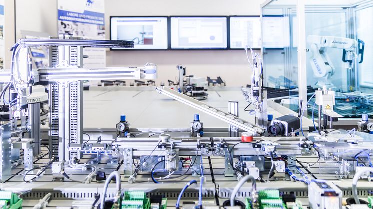 Mit Automatisierungstechnik, Maschinenbau und Wirtschaftsinformatik bietet die TH Wildau drei neue duale Studiengänge an, die am 5. Dezember bei einem Pressegespräch vorgestellt werden.  (Bild: Matthias Friel/TH Wildau)