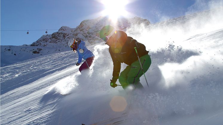 Skifahrer im Skigebiet Arosa Lenzerheide