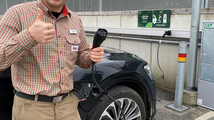 ICA MAXI i Nyköping kan nu erbjuda 30 laddplatser men systemet är förberett för att kunna skalas upp till hundratals laddplatser.