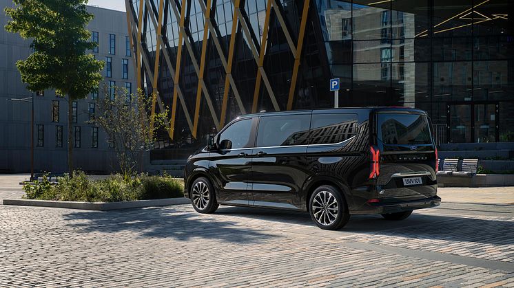 2022_FORD_TOURNEO_TITANIUM_02-LOW