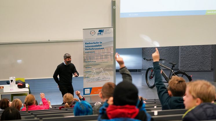 Radverkehr und nachhaltige Mobilität spielen in Lehre, Forschung und Transfer der TH Wildau eine große Rolle - vom 4. bis 15. September findet nun die Sustainable Mobility Summer Academy zum Thema statt. (Bild: Mareike Rammelt / TH Wildau)