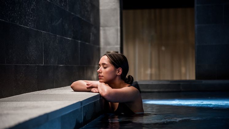Billingehus-pool-varm-kalla-earth-spa-5646.jpg