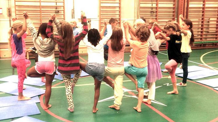 Barnyogadagen sprider yoga och välbefinnande