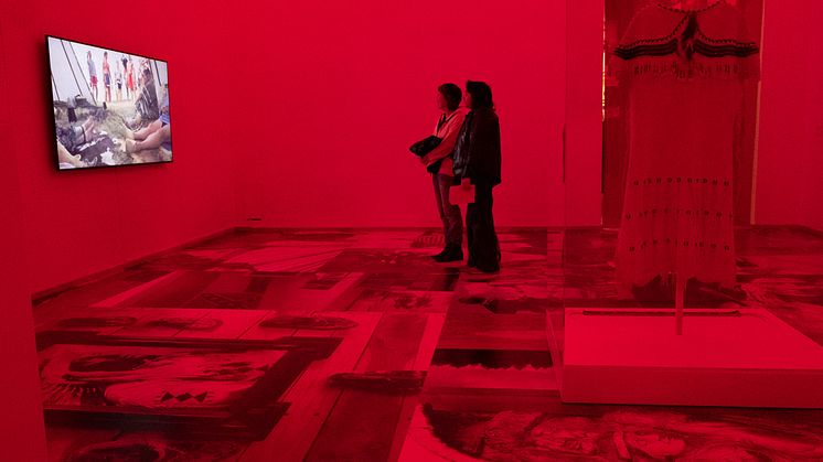 Krista Belle Stewart, Truth to Material, 2020-21, Installationview New Red Order Presents: One if by Land, Two if by Sea, Kunsthal Charlottenborg 2022. 