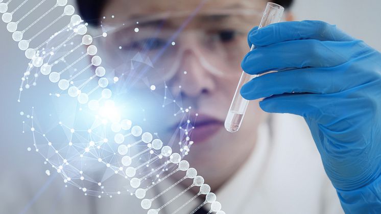 Scientist producing new genomic medicines (stock photo, Getty Images)