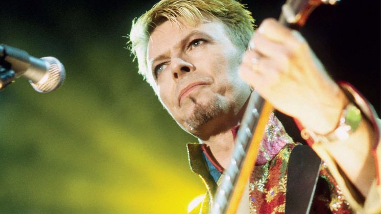 David Bowie - Look At The Moon! (Live Phoenix Festival 97)