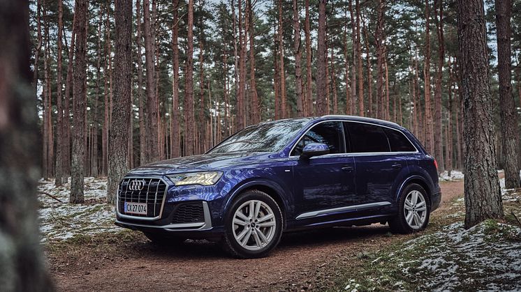 Audi Q7 TFSI e (Navarreblå)