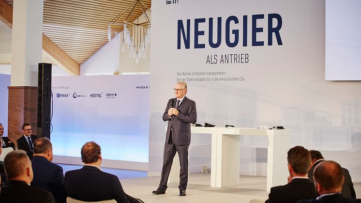Michael Pfeiffer, managing general partner of BPW and host of the Wiehler Forum, opened the event under the banner headline “Harnessing curiosity as a motivational force”.