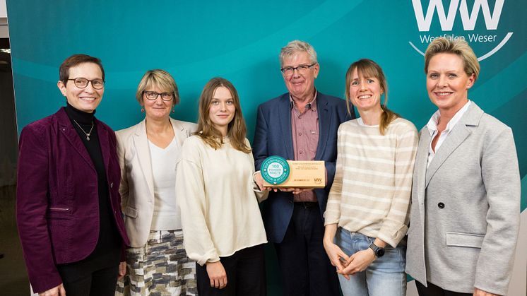 (v. l.): Jurymitglied Heidi Rust, Claudia Pelz-Weskamp, Sarah Schmitt, Hermann Nutt, Anna Moritz (alle Verein), Angelika Schomberg, WW.