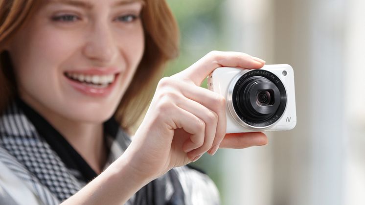 PowerShot N2 White Lifestyle1 Crop