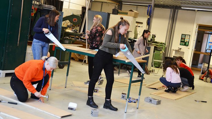 Får en inblick i tekniska utbildningar