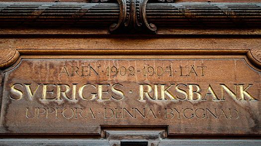 Ingen höjning i sikte av Riksbanken - kan det bli sänkning?
