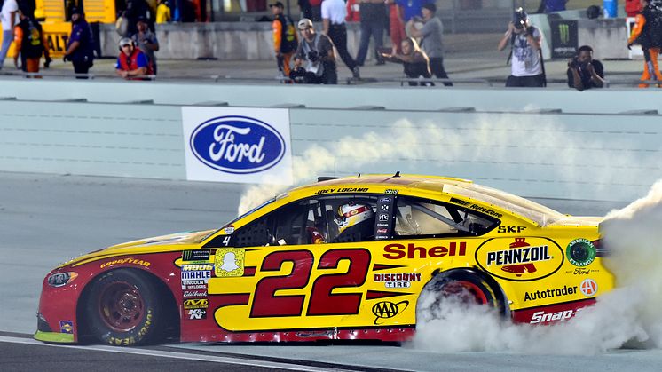 FORD_2019_FUSION_NASCAR_01