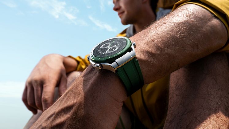 Huawei Watch Ultimate Green outdoor 1_EN_JPG_0828.jpg