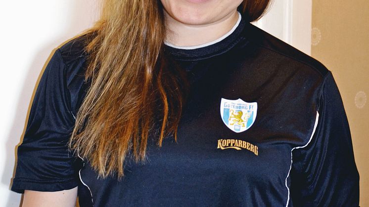 Möt Evelina Hansson: Vår sjunde finalist i Årets fan!