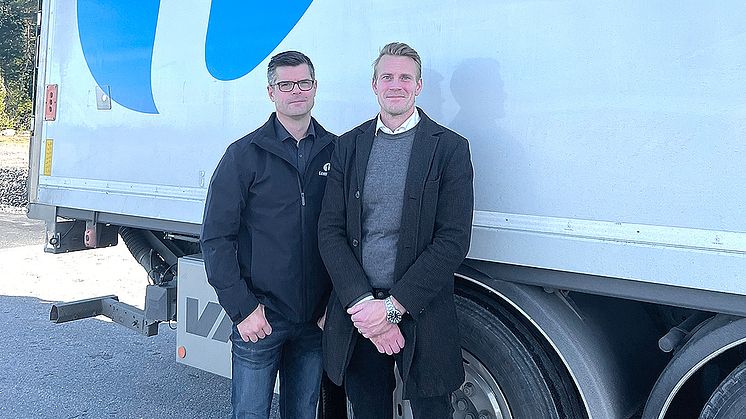 Ulf Arvidsson (till vänster) och Christofer Mattsson har tillsammans med personalen på Tempcon Norrland vunnit upphandlingen för transporter åt en av Sveriges största dagligvaruaktörers trafik i Norrland och Västerbotten.