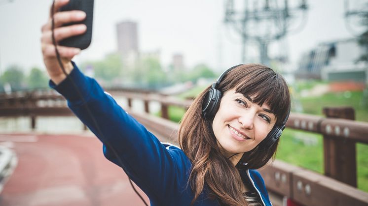 En tredjedel af danskerne er hoppet på selfiebølgen