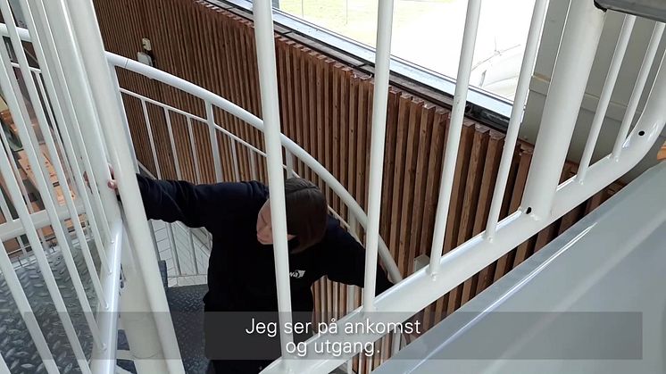 Inspeksjon av vannsklie i Nadderudhallen