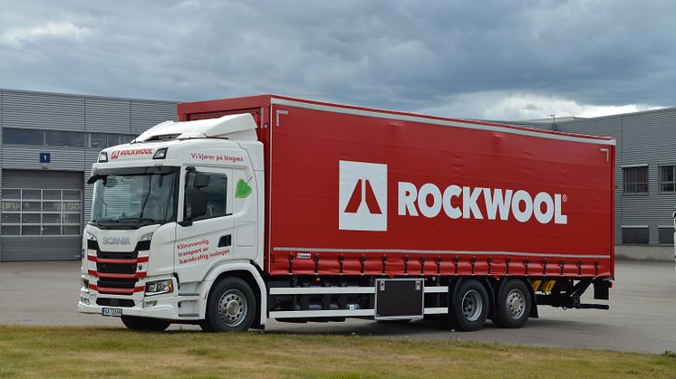 I september ruller det ut to nye biogasslastebiler på veiene som skal stå for cirka 60 prosent av leveransen med isolasjon til ROCKWOOL sine kunder i Oslo sentrum.
