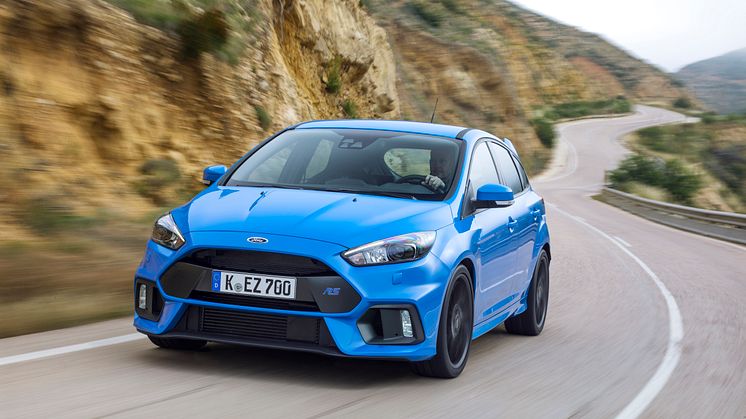 Ford akselerer produksjonen av sportsbiler for Europa når første Focus RS ruller av samlebåndet