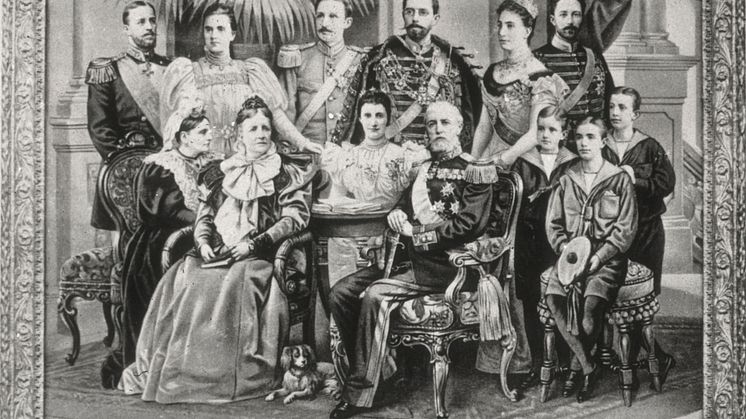 Tavla av dåvarande konungafamiljens porträtt - Åhlén & Holm 1899 - första Åhlénsprodukten 