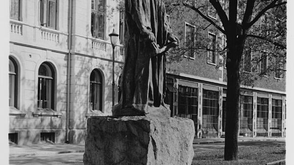 Mannen med nøkkelen av Auguste Rodin 