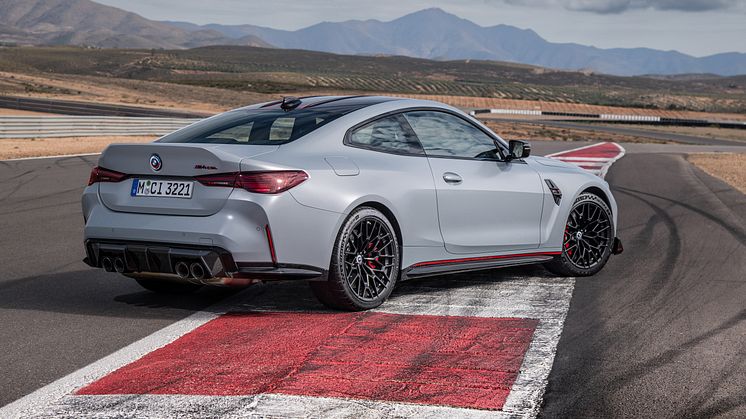 BMW M4 CSL