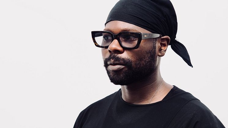 Damian Ajavon får Norske Kunstforeningers debutantpris for verket PROTECTION OF RELICS (Black Craft Matter) (2023).