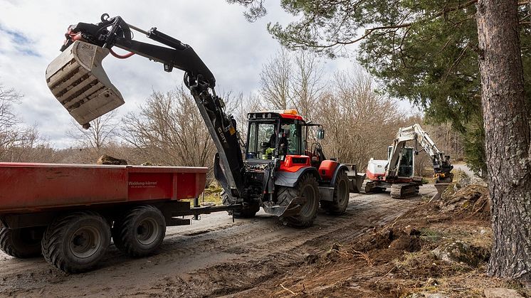 Utmaningen i dessa projekt är terrängen med mycket sten och berg.