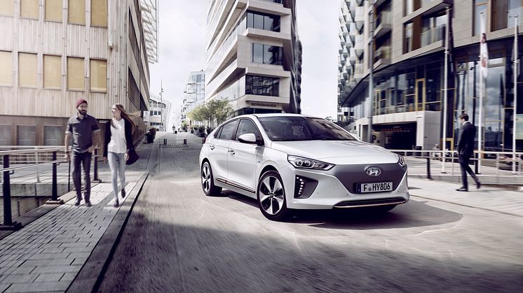 IONIQ electric är Årets Elbil 2017.