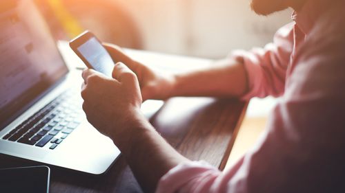 Under Covid-19-pandemin har Huawei givit aktivt stöd med stabila nät och tillgång till tekniska lösningar när fler har arbetat hemifrån än någonsin. (Foto: Shutterstock)