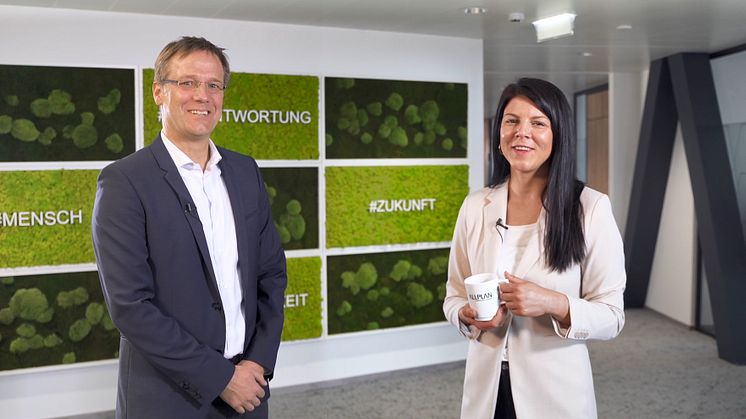 Zeljka Devedzic, Teamlead Sales Enablement & Consulting Infrastructure, und Dr. Detlef Schneider, CEO von ALLPLAN, hielten die Begrüßungsrede auf der digitalen Konferenz zum Infrastrukturbau von ALLPLAN. Copyright: ALLPLAN.