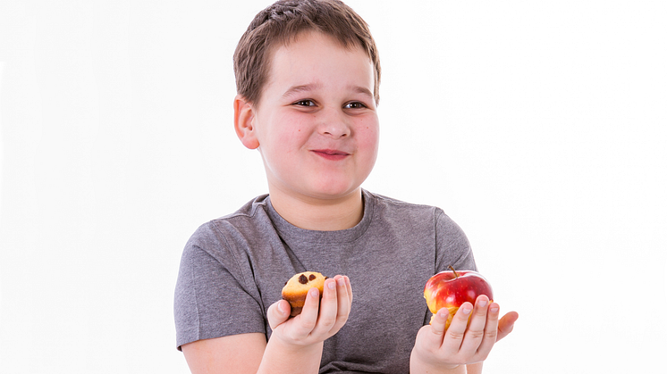 Det kan væres svært at vælge de sunde fødevarer frem for de usunde. Vanevenderne kan hjælpe med at ændre vanen. Modelfoto: colourbox.com