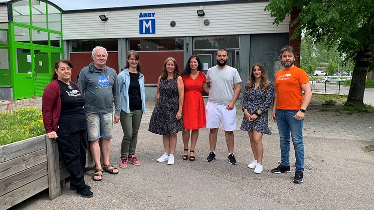 I bild från vänster: Nahla Masood, Stanislaw Lux, Maria Chergui, Annika Löfgren, Sarina Bandicksson, Jan Nadem, Amanda Hanna och Aleksandar Prodanovic.