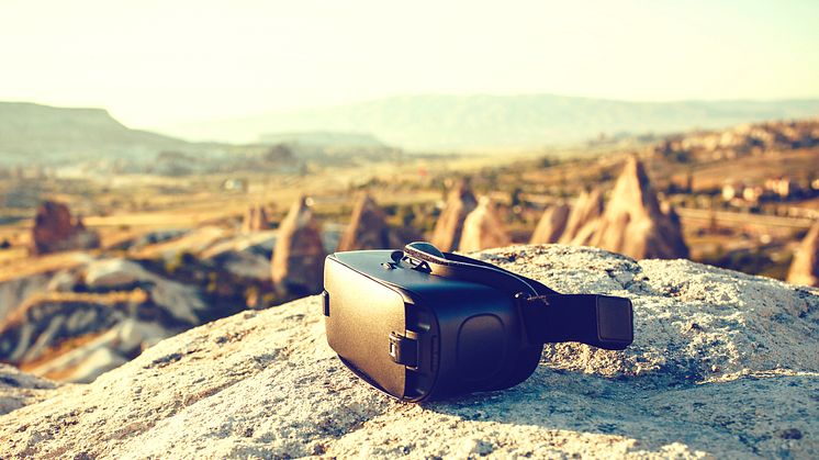 Glasses of virtual reality