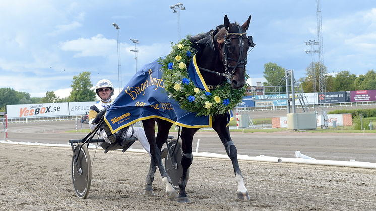 Önas Prince och Per Nordström säkrade sin plats i STL Open genom segern i Birger Bengtssons Minne på Jägersro i lördags. Foto: TR Bild. 