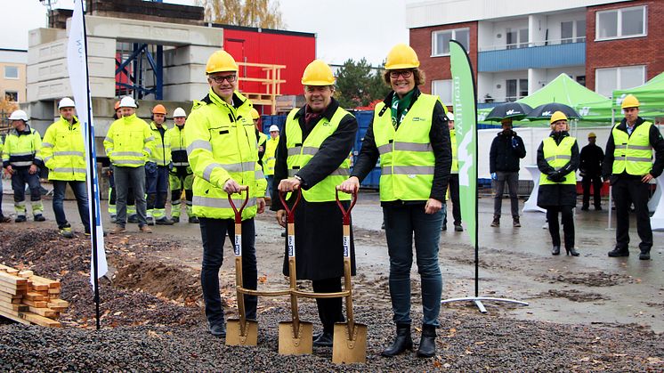 På bilden ser vi Mattias Carlsson, Mikael Granath och Carin Berggren.