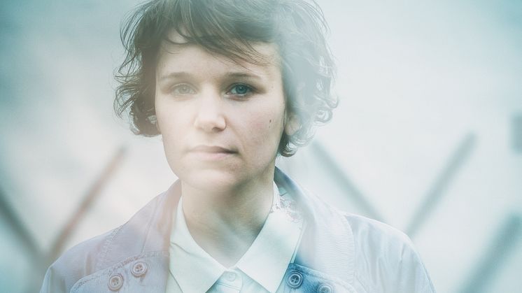 Iiris Viljanen släpper soloalbum och gästar Ane Brun, Mattias Alkberg och Emil Jensen i höst