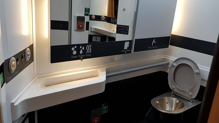323 accessible toilet 2