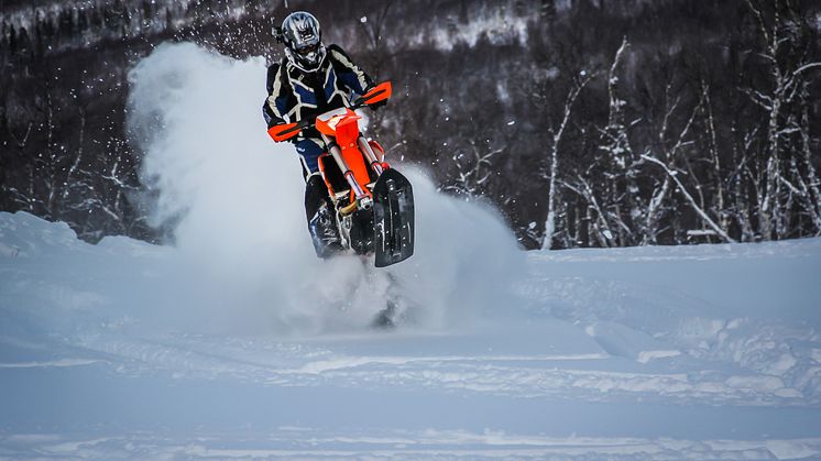 Världens första, godkända Snowbike redo för världsmarknaden