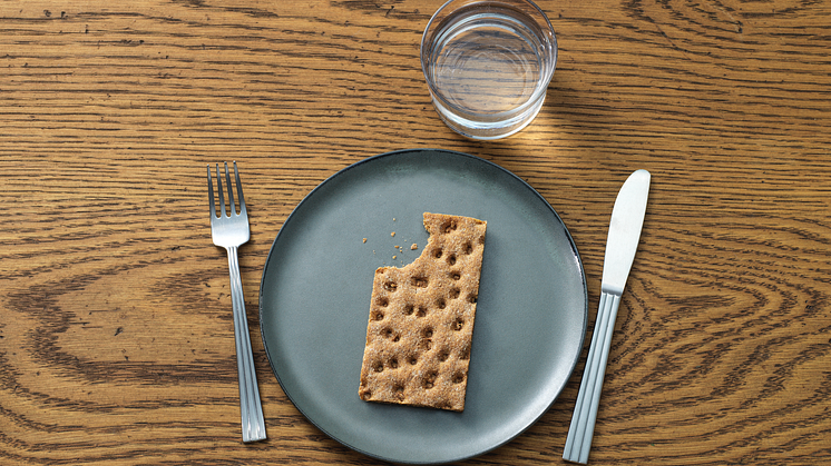 Crispbread and water