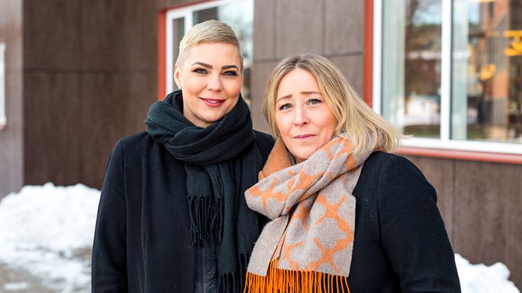 Madeleine Wetterberg Mendoza (t.v) och Helena Olbrich (t.h) är nominerade till "Årets UF-lärare". Foto: Skövde kommun/Mattias Nilsson