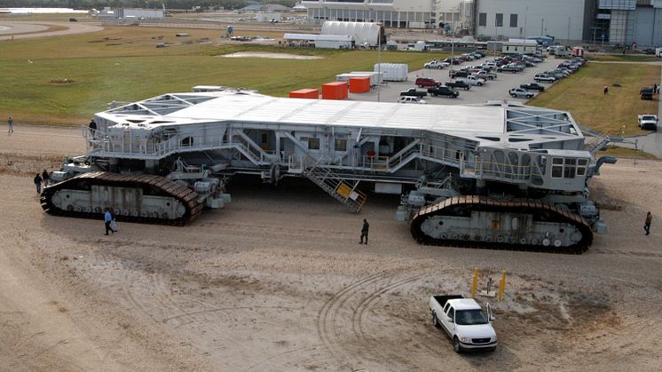 8 Crawler Transporter