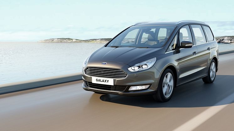 Az új, még kényelmesebb és praktikusabb luxusszínvonalú hétüléses Ford Galaxy elsőosztályú utazási élményt kínál