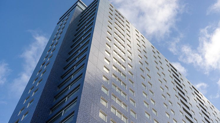 FOJAB fick uppdraget att utreda och projektera renoveringen av den unika klinkermosaikfasaden från 1964 på Kronprinsen i Malmö. 