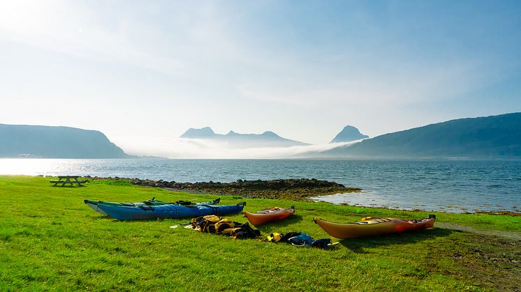Topcamp_havblikk_kajakk_fjell_strand-pa-campingen (4).jpg